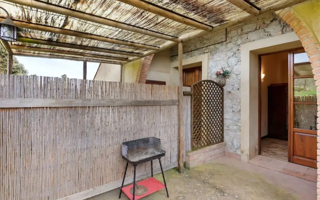 Alluring Holiday Home in Chianni With Swimming Pool