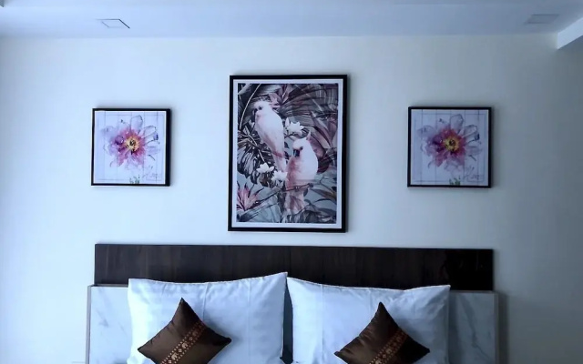 Luxury Apartments in Grand Avenue