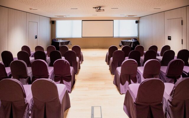 Suites Plaza Hotel & Wellness