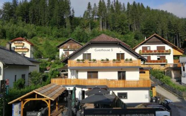 Guesthouse S
