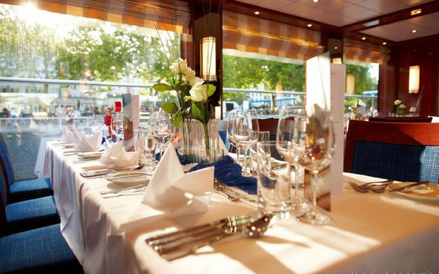 Faircruise Deluxe Hotelship Cologne