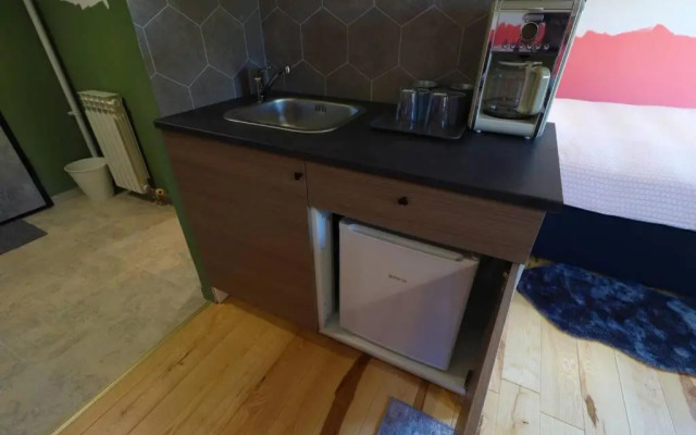 Room Emma,between bus and train station,Netflix,speed Wi-Fi