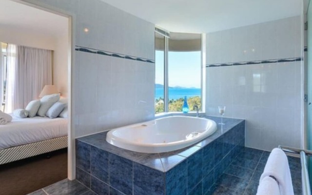 Yacht Harbour Tower 5