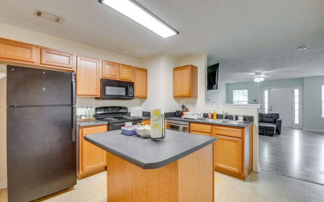 Bright Decatur Townhome ~ 10 Mi to Atlanta!