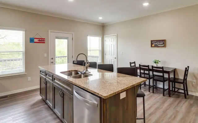 Quaint Harrison Home 2 Mi to Downtown!