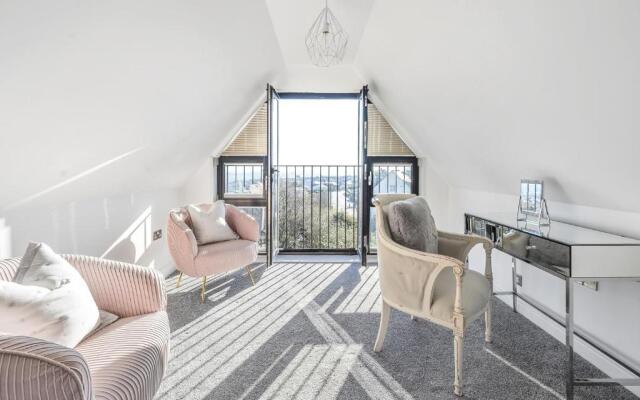 Pochin House Collections