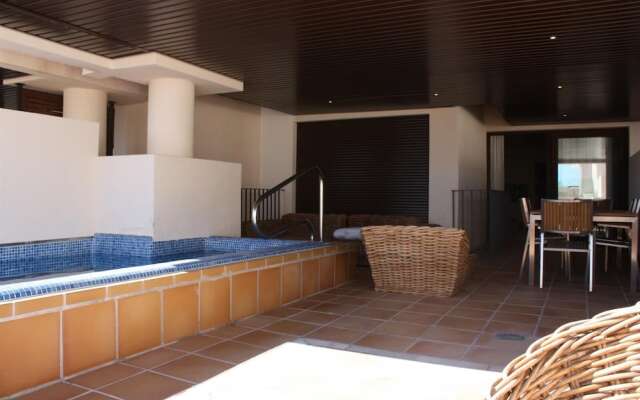 2 Beds Apartment with Private Pool