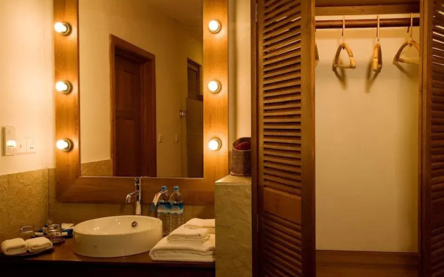 Myanmar Treasure Resort Ngwe Saung