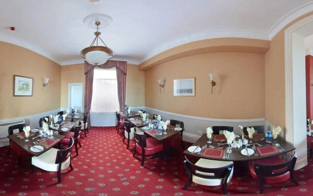 The Carlton Hotel