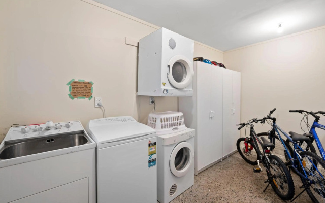 Taupo Escape - Rainbow Point Holiday Home – Guest Rooms – Taupo