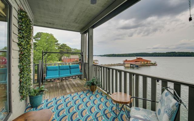 Lake-view Balcony: Hot Springs Penthouse!