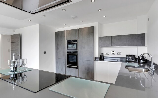 11 Waterstone House, Tenby