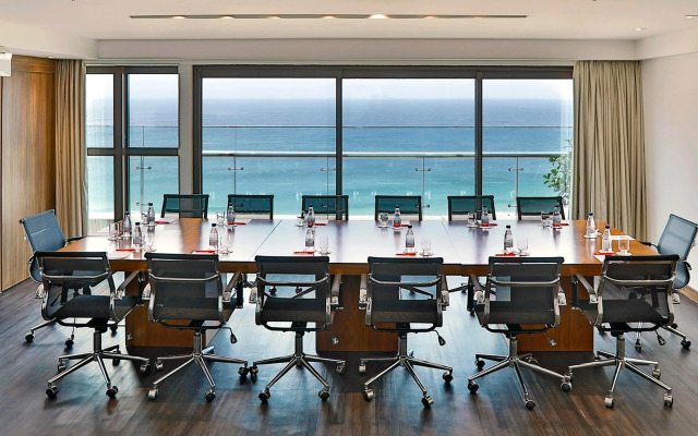 Arena Leme Hotel