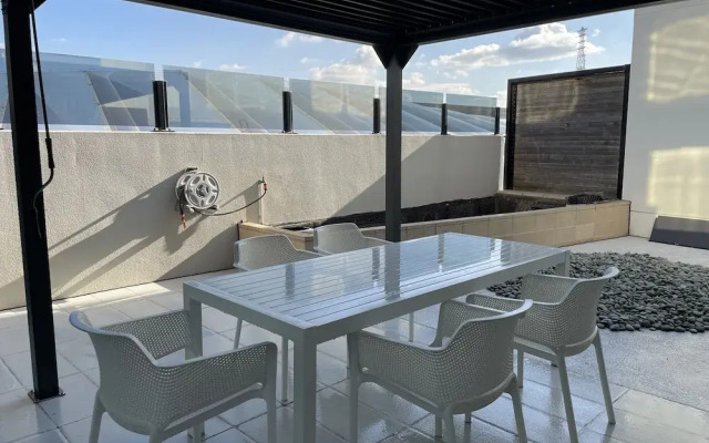 Luxury Penthouse Above the Shopping Town