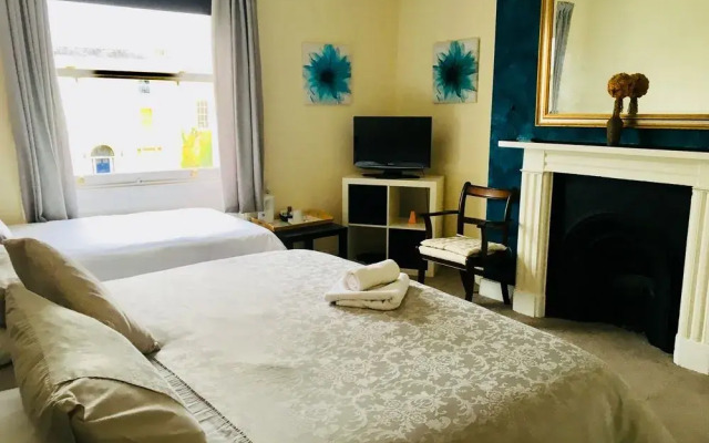 Bentons Guest House