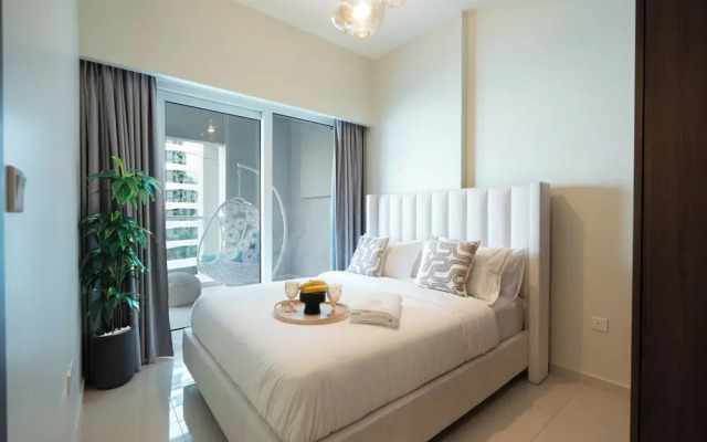 KeyRock - Chic 2BR Escape with Pool