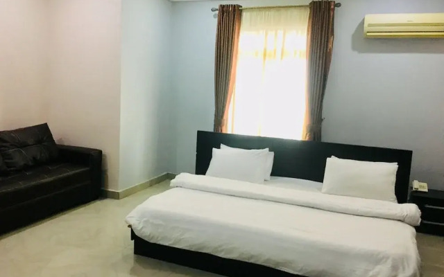 Milestone Hotel Annex