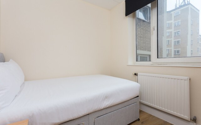 2 Bed Apartment In Kensington