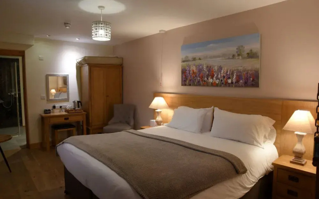 Crossways Inn