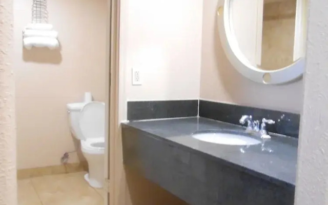 Airport Inn Downtown