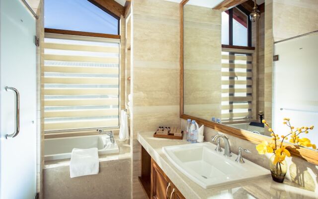 Snowy Sands Resort
