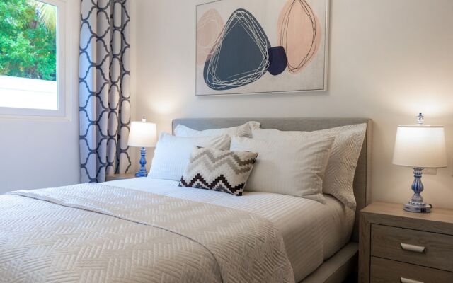 Family Getaway Apartment - On The Beach