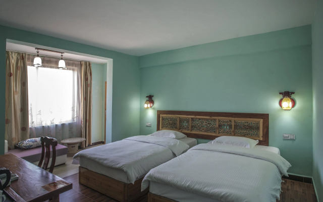 Riverside Retreat Hotel