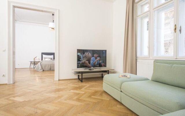 Senator Suite Stephansplatz by Welcome2Vienna