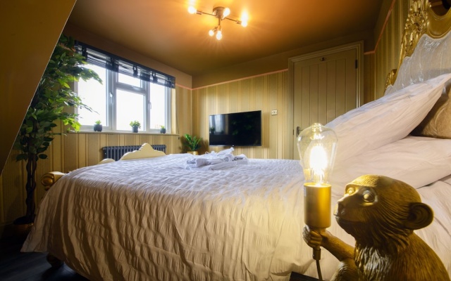 Luxury Versace 2 Bed, Hot Tub, Pool Table, Sky Tv — фото 5