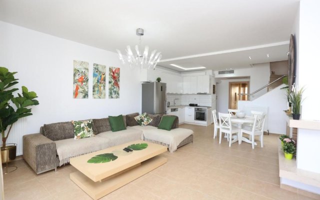 Villa The View - Beachfront, 5 Bedrooms, BBQ, View
