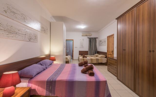 Spinola Bay Mansion Seafront Apartment