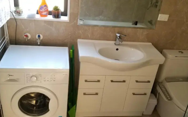 New Smart Home Nearby Plaza