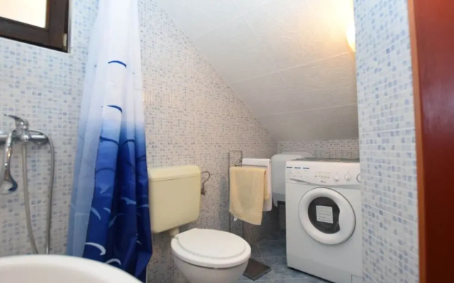 Lovable Apartment, Pool With Deckchairs, Fenced Garden With Grill, Wifi and Airco - Cottages_and_Houses in Porec - Photo 5