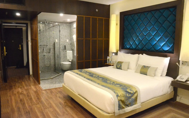 Clarks Avadh