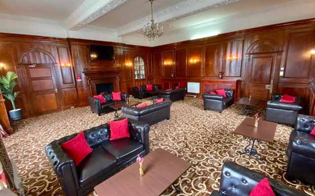 Russ Hill Hotel