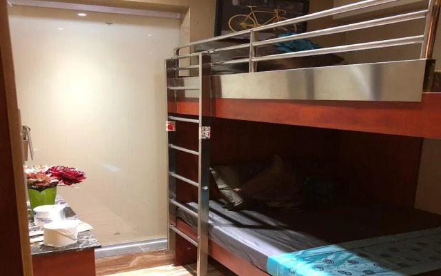 Rich Hotel
