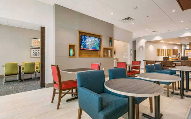 Holiday Inn Express & Suites Carrollton West by IHG