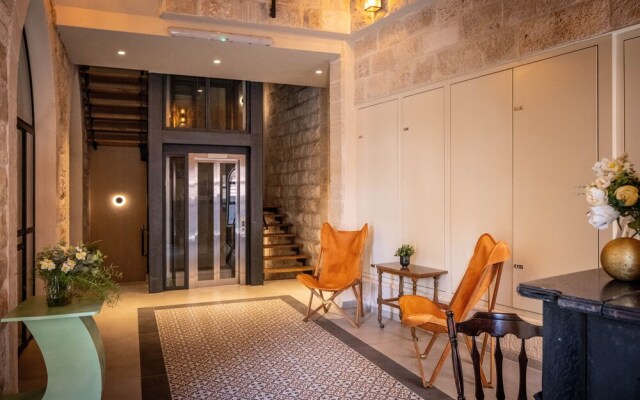Old Charm & Modern Meets by Sea N' Rent