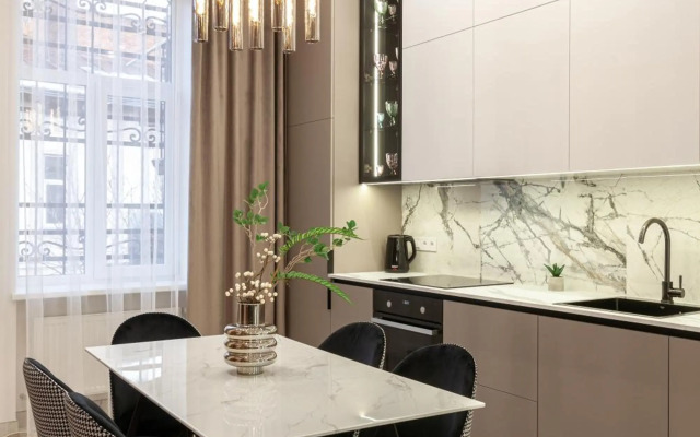 LEOGRAND apartment on Horodotska 45