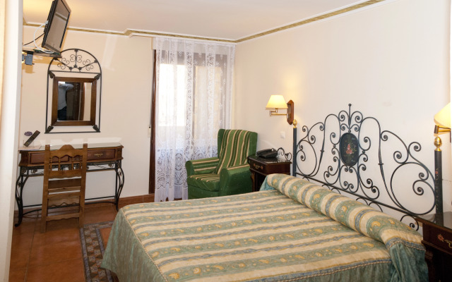 Hotel Santo Domingo De Silos