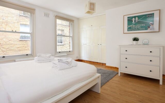 1 Bedroom Flat in Bayswater Accommodates 4