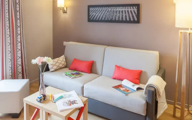 Colmar: Contemporary Apartment, 800 m From the Centre