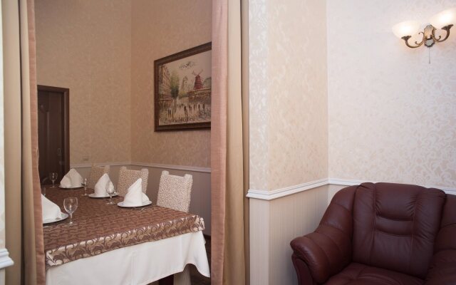 Tourist Hotel