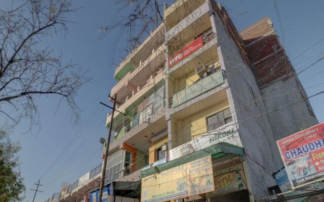 Oyo Flagship 30552 Sector 53