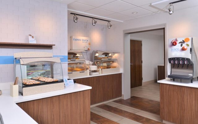 Holiday Inn Express & Suites Buffalo Downtown - Medical CTR by IHG