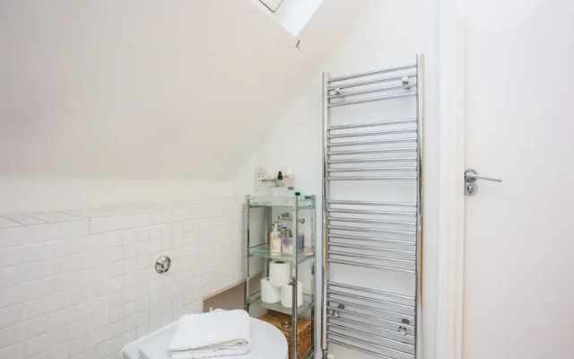 Gorgeous 1 Bedroom Apartment in Kensington