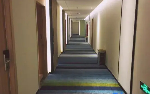 Ruoshui Autumn View Hotel (Wanda Plaza, Weinan Normal University)
