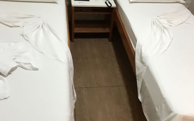 Quality Leste Hotel