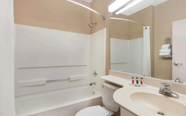 Sonesta Essential Hotels Blue Springs