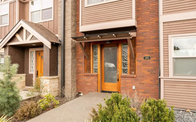 Rooftop Deck Walk to River Downtown Fire pit